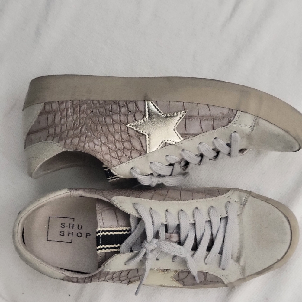 Womens shu shop sneakers sz 8
